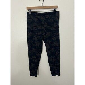 Spanx Booty Boost Camouflage Cropped Leggings Size XL